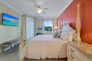 Impeccable Island Condo―Resort-Style Amenities—Your Tropical Getaway Awaits - Naples - 2