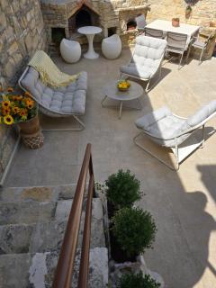 Xenonas Hiliostrofi - 3