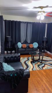Luxury 3BR, 1BA-5mins from Hyde Park - Chicago - 9