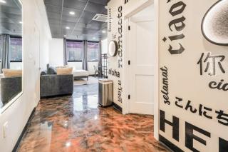 New Loft 3 min to CMU Pitt Sleeps 4 - 8