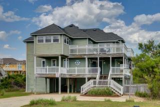 Third Row Whalehead Home with Pool and Spa Sleeps 22 - Corolla - 9