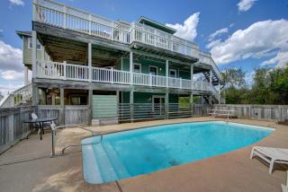 Third Row Whalehead Home with Pool and Spa Sleeps 22 - Corolla - 8