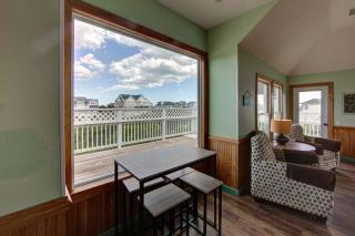 Third Row Whalehead Home with Pool and Spa Sleeps 22 - Corolla - 3