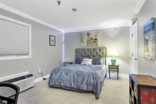 Laconia Vacation Spot, Pool ,Free WiFi & Parking at 131 Lake Street - 1