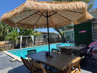 La Playita 4-BR Heated Pool Miami 16 Guests - 2