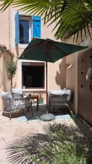 Charming & medieval village house completely renovated with great exterior and views - Mallemort - 8