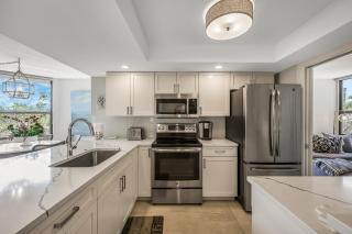Renovated Coastal Oasis with Stunning Bay and Gulf Views - Naples - 4