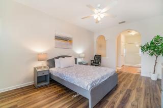 Upstay Modern 3BR Condo Pool & Patio near Disney - Orlando - 9