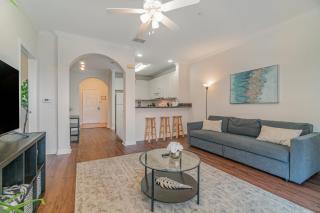 Upstay Modern 3BR Condo Pool & Patio near Disney - Orlando - 3