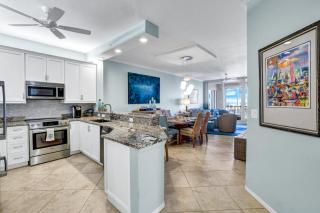 Jaw-Dropping Gulf and Bay Views - Regatta at Vanderbilt Beach - Naples - 4