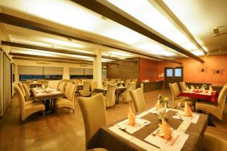 Super Townhouse Mookkannoor Tourist Home - 5