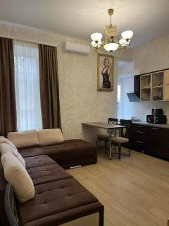 Monro-style in the historical center - Dobrovelychkivka - 0