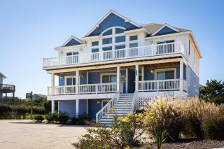 Gorgeous Semi-Oceanfront Home in Whalehead - Corolla - 0