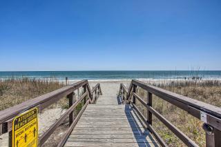 Steps to Shore Family Retreat in Myrtle Beach - Myrtle Beach - 8