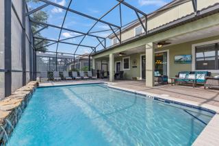 Immaculate Family Home - 7 Bed - with an Amazing Waterfall Pool - 0