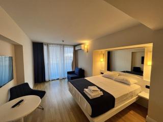 Feel Batumi Apart Hotel - 3