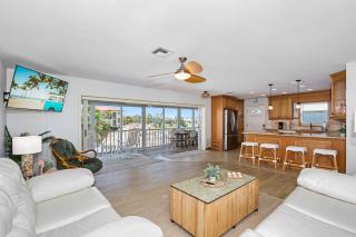 Vallies Villa & Montys Place by Sun Palace Vacations - Fort Myers Beach - 2