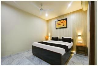 HOTEL VENKATA PALACE Near Ramjanam Bhoomi - Temple - Fully Air Hotel - Ayodhya - 2