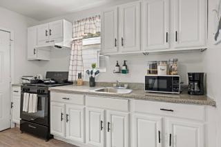 Fun Family getaway - NYC & NWK w free parking - 2