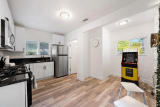 Lovely 2 bdrm and 1bth close to Downtown Sacramento! - Sacramento - 1