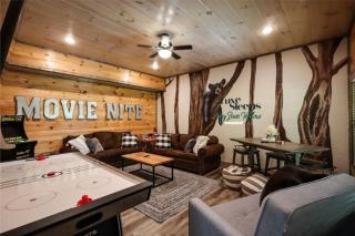 Smoky Mtn Cabin New Deck Bunks Hot Tub Game Room - 6