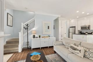 The Deckhouse by Seabrook Hospitality - 5