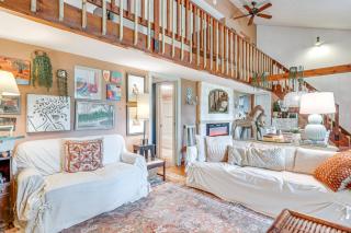 4 Mi to Lake Santeetlah Cabin with Deck and Views - Robbinsville - 6