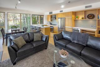 Brentwood Bay Resort & Spa - 2