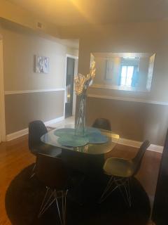 Luxury 3BR, 1BA-5mins from Hyde Park - Chicago - 5