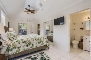 Nini's Cottage - Family-Friendly Pool Days and Cabana Nights Await - 4