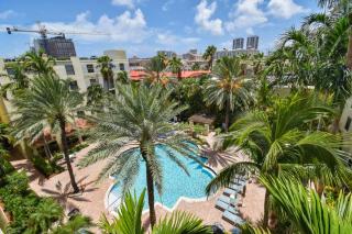 Palm Penthouse - Bright Designer Penthouse in the Heart of CityPlace - West Palm Beach - 0