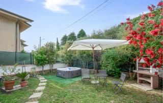 Cozy Home In Corsanico With Jacuzzi - Corsanico-Bargecchia - 0