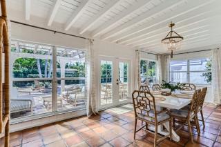 The Glenn House - Gather Poolside in a Breezy South End Getaway - 8