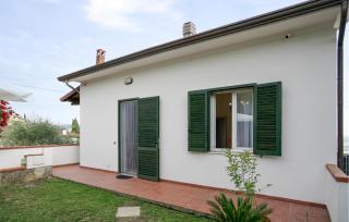 Cozy Home In Corsanico With Jacuzzi - Corsanico-Bargecchia - 4