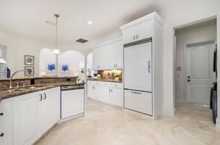 Gregory Place - Dine Alfresco by the Pool in South End Sophistication - West Palm Beach - 1