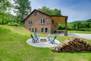 Creekside Retreat with Mtn Views in Lambsburg! - - 0
