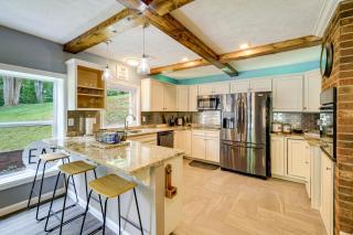 Creekside Retreat with Mtn Views in Lambsburg! - - 2