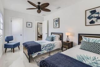 Ridgeway Villa - Revel in Sunlit Living with Backyard Gazebo & Pool - West Palm Beach - 1