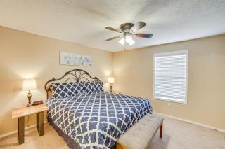 5 Mi to Silver Dollar City Condo with Pool Access - Branson - 1