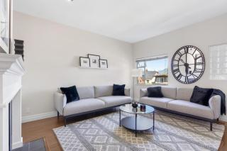 Family-Friendly 3BR Home - Vancouver - 2