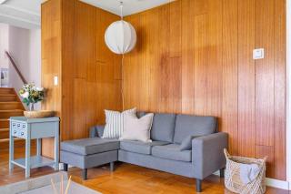 Spacious Home with Indoor Pool - Vancouver - 1