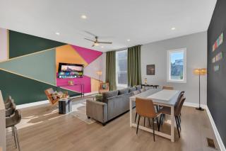 Close to DT Music City Rooftop Views Game Room - 9