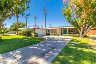 The Good Vibes House Saltwater Pool and Spa Home - Indio - 9