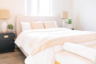 Modern 5-bedroom House FREE parking - 2