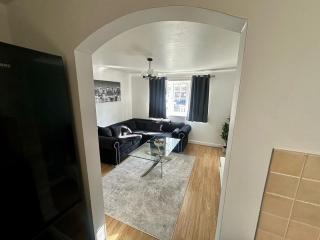 Sianavi Apartments - Caspian Way, Purfleet - Purfleet - 8