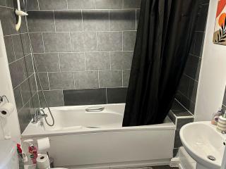 Sianavi Apartments - Caspian Way, Purfleet - Purfleet - 3
