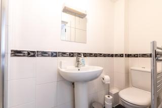 Contractor Base 2BR Parking - Southampton - 2