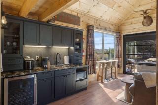 Elk Lodge - Cabin for 4 - 7