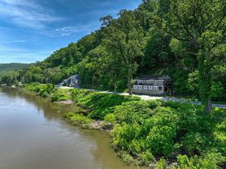 The Riverfront Serenity Lodge - 0