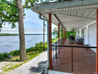 The Riverfront Serenity Lodge - York - 2